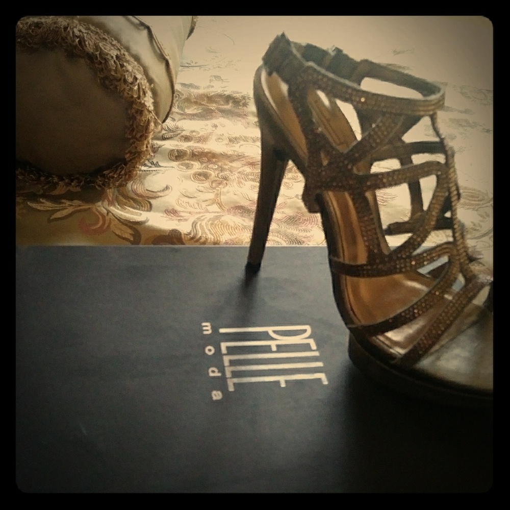 Pelle Moda shoes